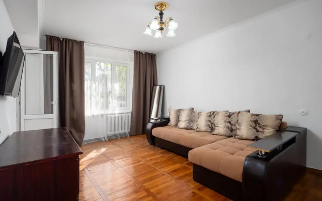 3-K v Tsentre Almaty Flat