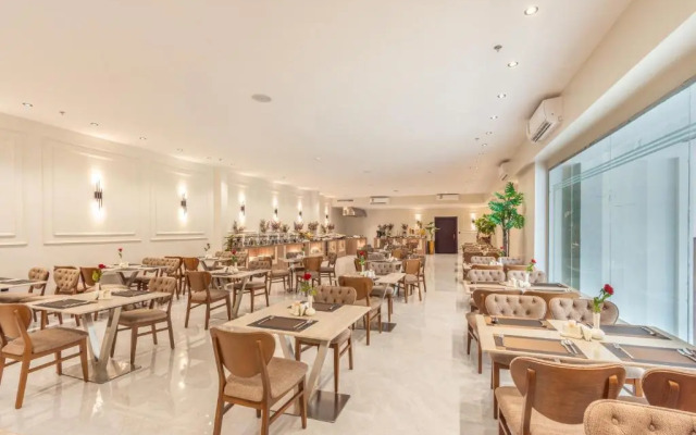 Отель Seven Gardens Hotel