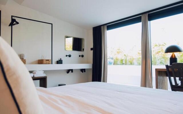 To Be Social House Hotel