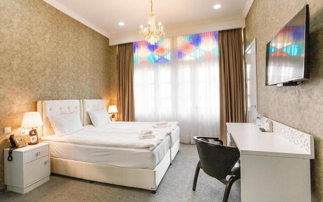 Aivani Hotel