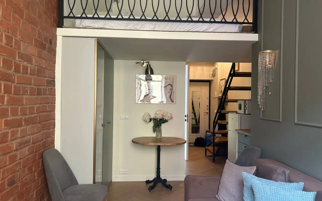 U Baltiyskogo Vokzala Flat