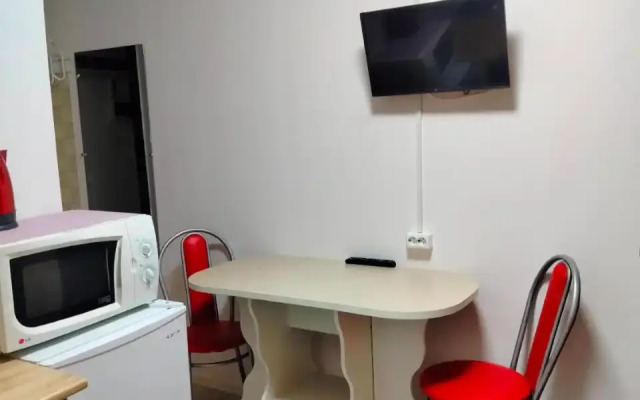 Studiya u Allei Geroyev Apartments