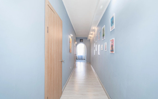 U Metro Sadovaya Flat