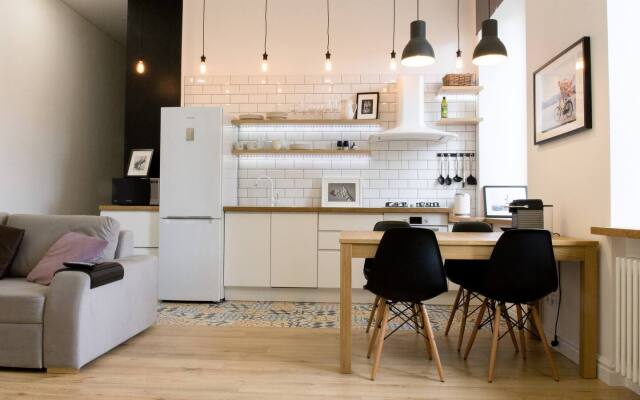 Апартаменты на Белинского у Цирка