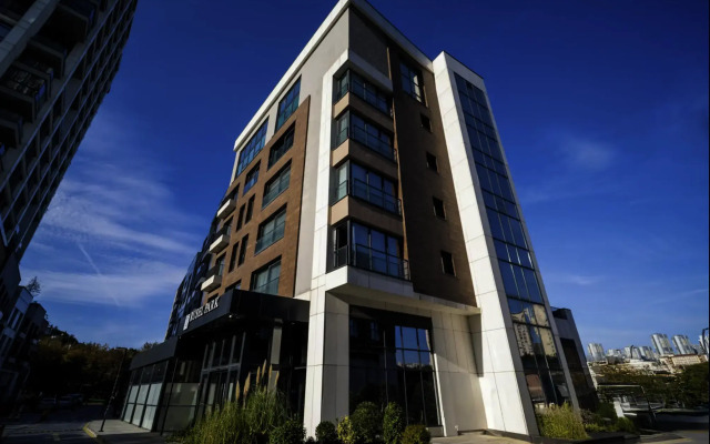 Rusel Park Residence Apartments