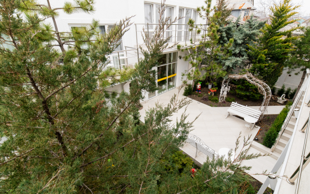 Uyut Hotel