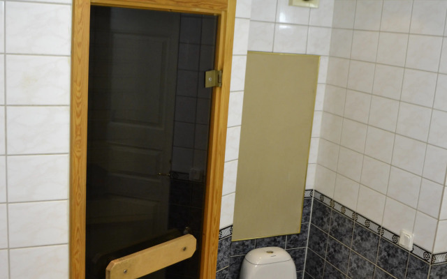 Dvukhkomnatnaya S Saunoy I Balkonom Flat