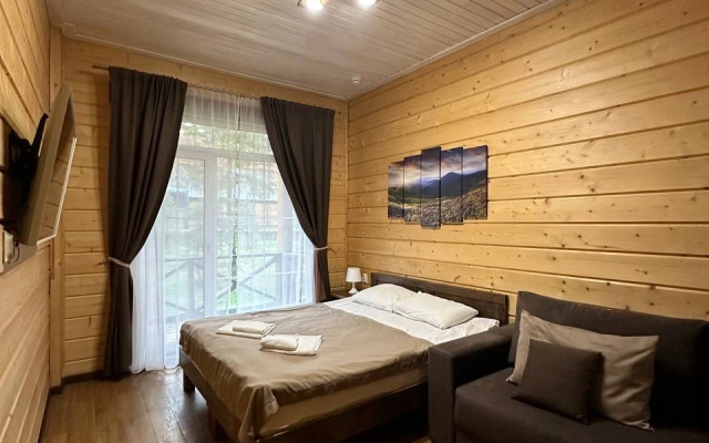 102 v Family Alley Apartments