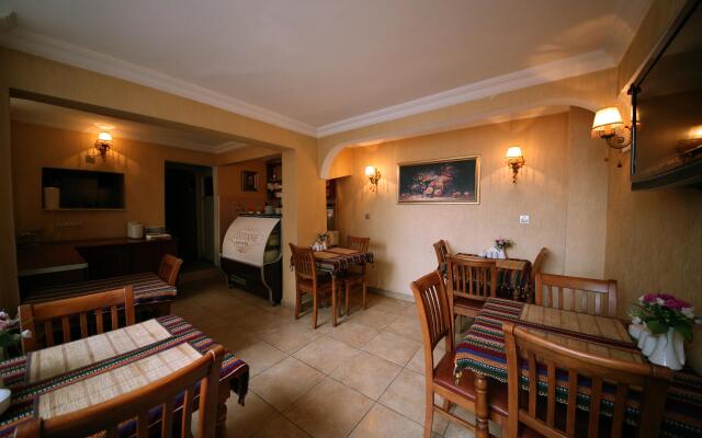 Asitane Life Hotel