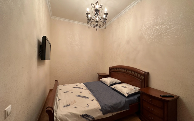 2-K v Novostroyke, Ulitsa Arama, Di482 Flat