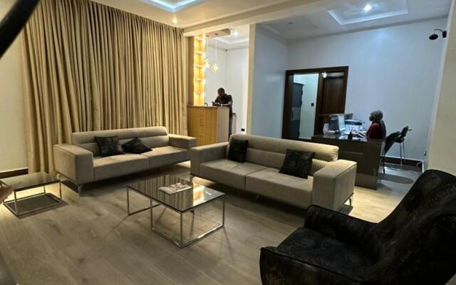 De James Hotels and Suites