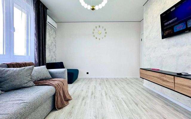 Квартира Просторная на Земнухова