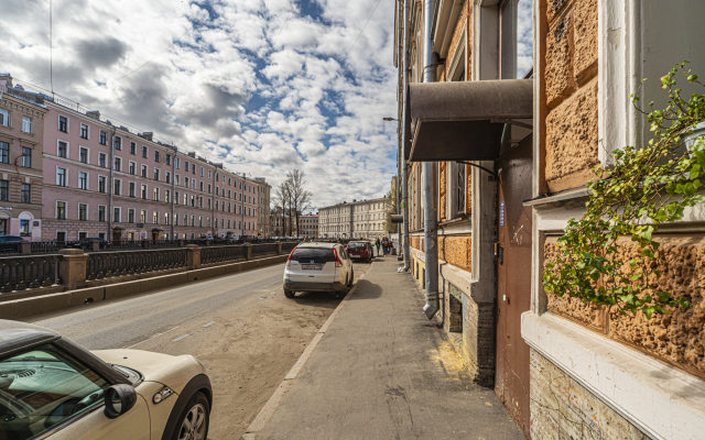 Na Naberezhnoy Kanala Griboyedova Apartments