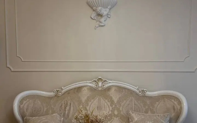 Studiya U Kremlya Flat
