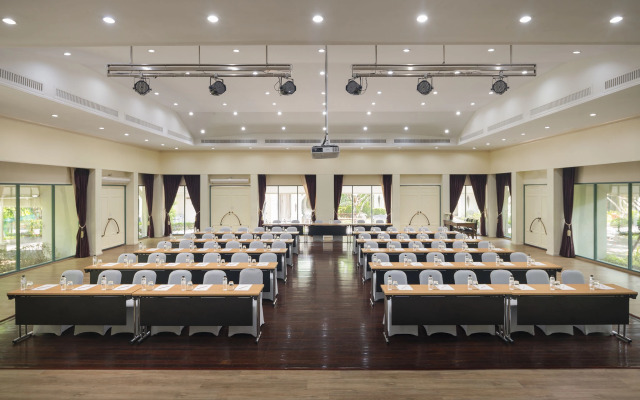 Kalanan Riverside Resort