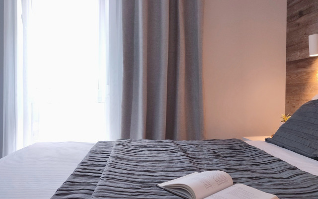 Квартира ГП 2/95 Дизайнерская и бассейн на территории комплекса