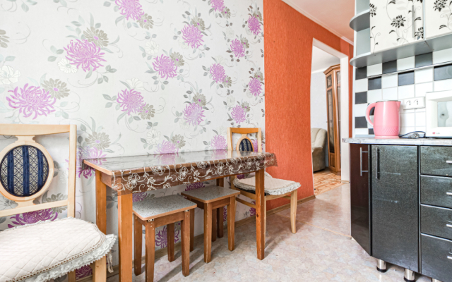 Chistaya Trekhkomnatnaya Flat