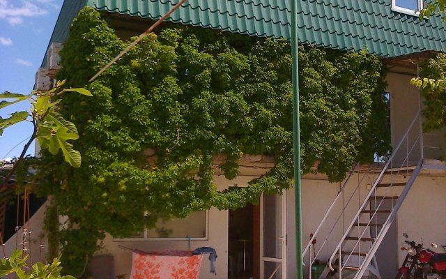 Druzhby Holiday Private House