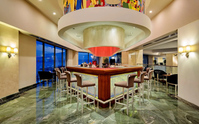 Royal Teos Thermal Resort Clinic & Spa Resort (Halal Hotel)