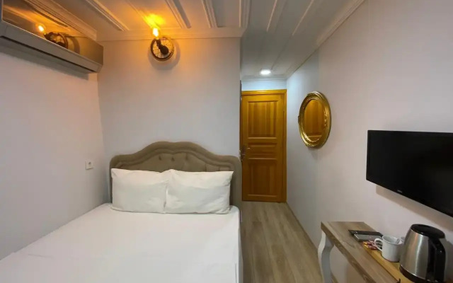 Отель Tree House