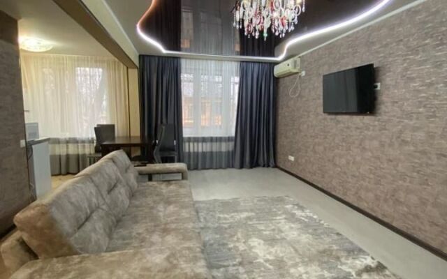 Na Ulitse Botvina 8 Flat