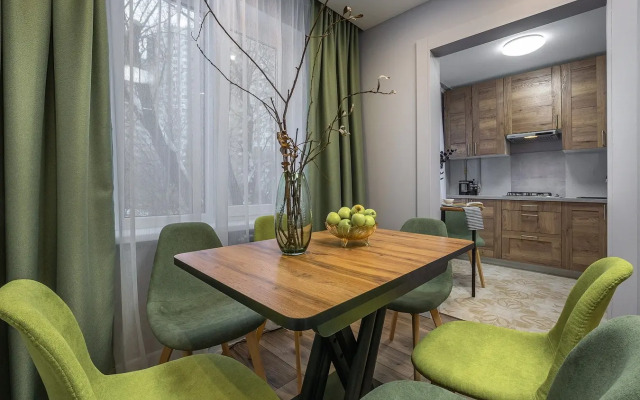 Квартира трехкомнатная Queenstay Остров мечты на Коломенской