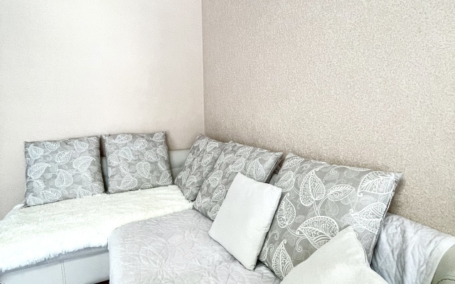 Uyutnye U Berega Volgi S Panoramnymi Oknami Apartments