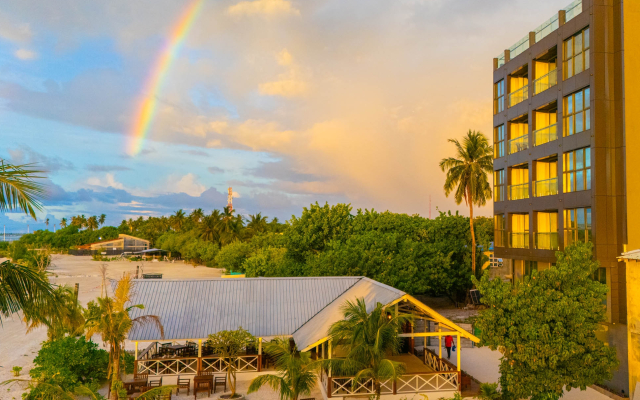 Beach Hotel Guraidhoo