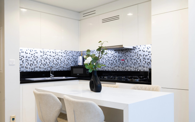 Apartment Keyrock Living: Elevated Luxury in Business Bay