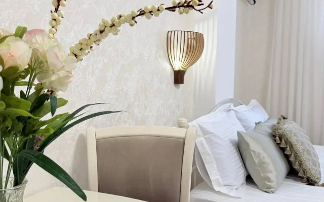 Апартаменты Студия возле Моря для Двоих на цокольном этаже