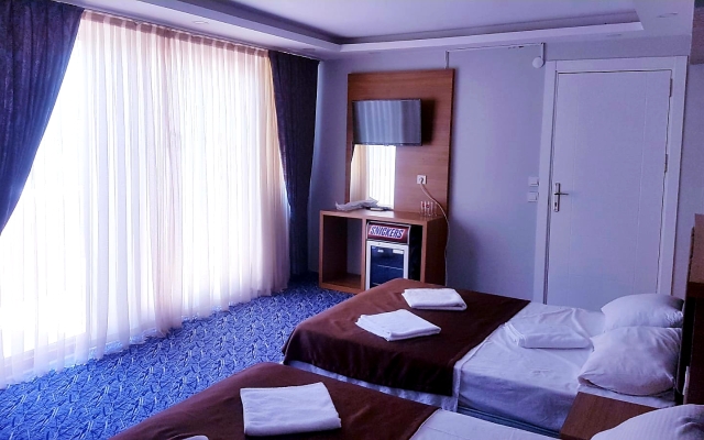 Lavin Garden Hotel