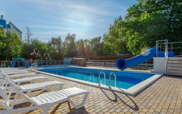 Yuzhnyij Parus Resort Hotel