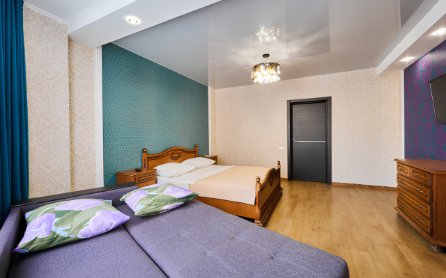 Na Revolyutsionnoy 3 Apartments