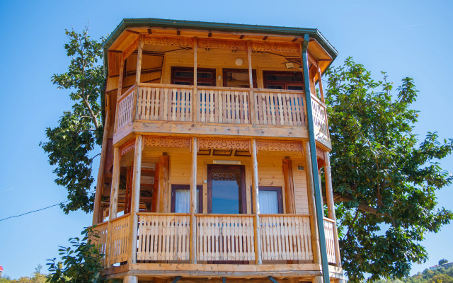 TreeHouse GoldenSeaView TreeHouse Private house