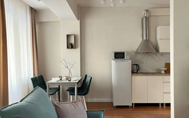 Na Ulitse Baykalskaya 107A/1 Flat
