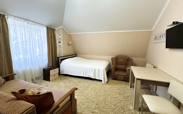 Zapovednyij Arhyiz Guest House