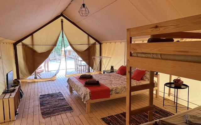 Gosti Glamping