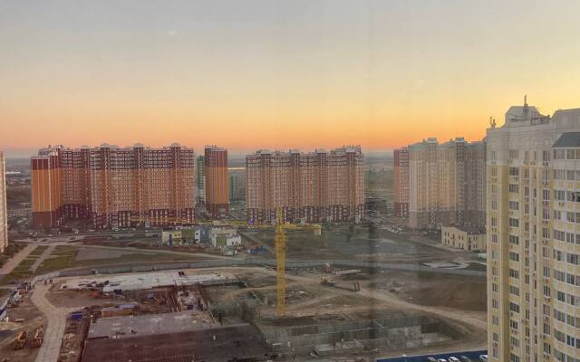 Квартира Яркая Теплая Студия Эль Апарт На 17 этаже