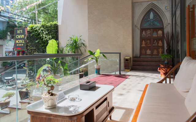 Le's Cham Hotel