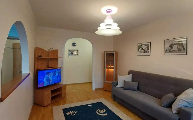 Квартира Трехкомнатная на Фабричной 1