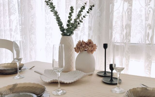 Dvukhkomnatnaya Molodogvardeyskaya 2/95 Flat