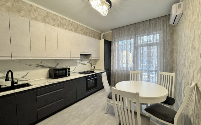 Lyuks V Tsentre Flat