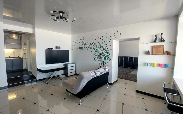 Na beregu morya v tsentre goroda Flat