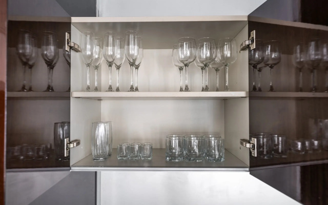 Апартаменты 2 Спальни с Панорамной Ванной на 63 Этаже