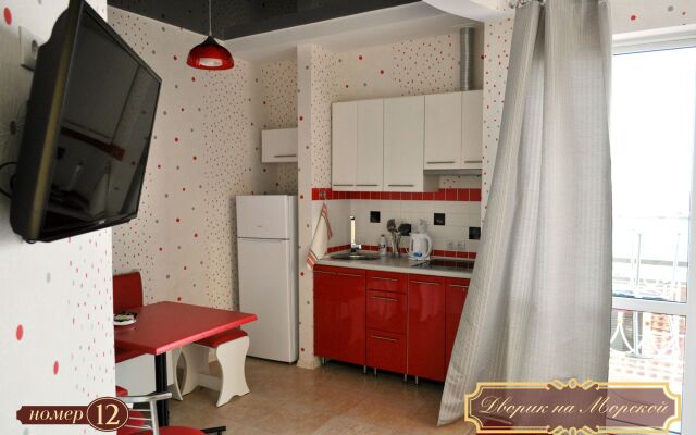 Dvorik Na Morskoj Furnished rooms