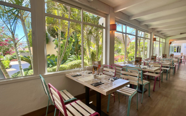 Resort Ramada Hotel & Suites by Wyndham Costa del Sol