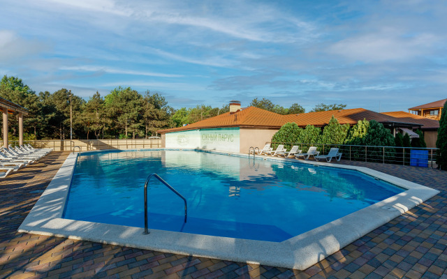 Yuzhnyij Parus Resort Hotel