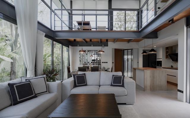 Modern Luxury Loft Riverhouse Villa