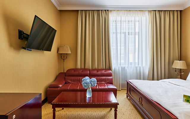 Golden Rooms Hotel
