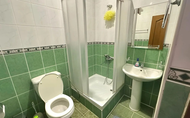 Chastny Dom The Green House Guest House